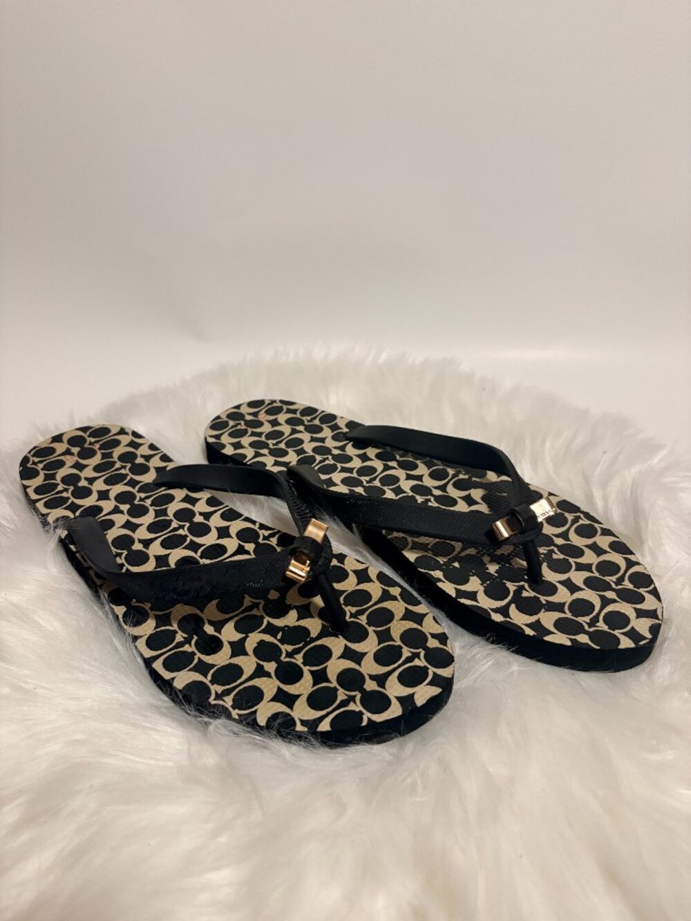 Coach Signature Logo Flip Flop Sandals Black – Women's Thong Sandals Size 9/10